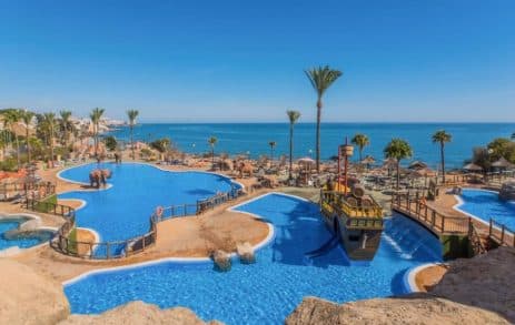 hoteles con toboganes; hoteles para niños; resorts familias