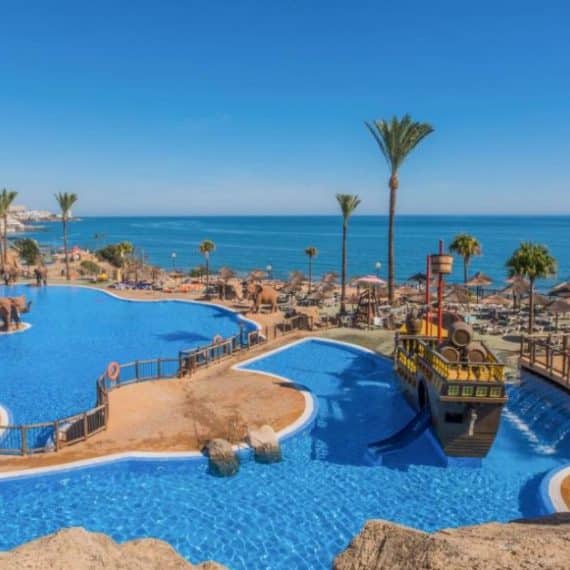 hoteles con toboganes; hoteles para niños; resorts familias