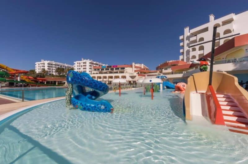 Hoteles con Toboganes; Ukino Palmeiras Village