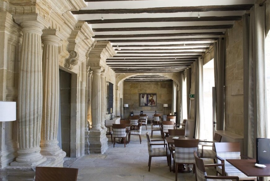 paradores en país vasco; comedor argomariz