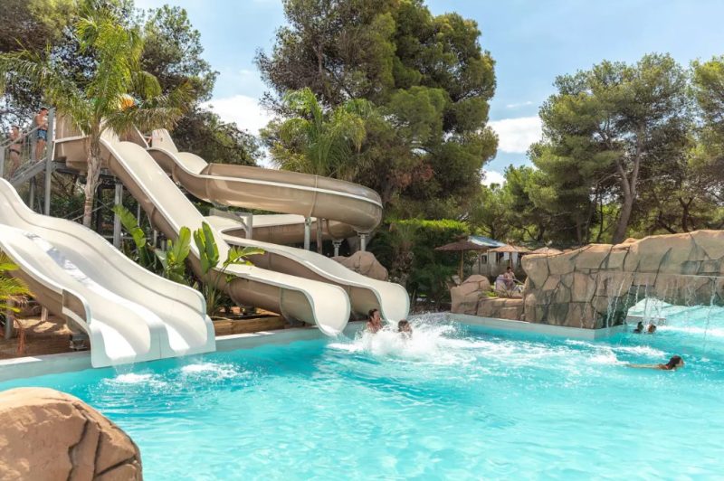 Campings con Toboganes; HolaCamp Sitges Garrofer