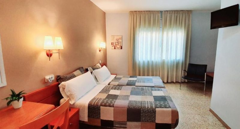 hoteles baratos en cambrils; hotel marinada