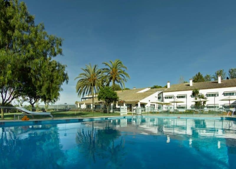 parador de antequera; paradores con piscina