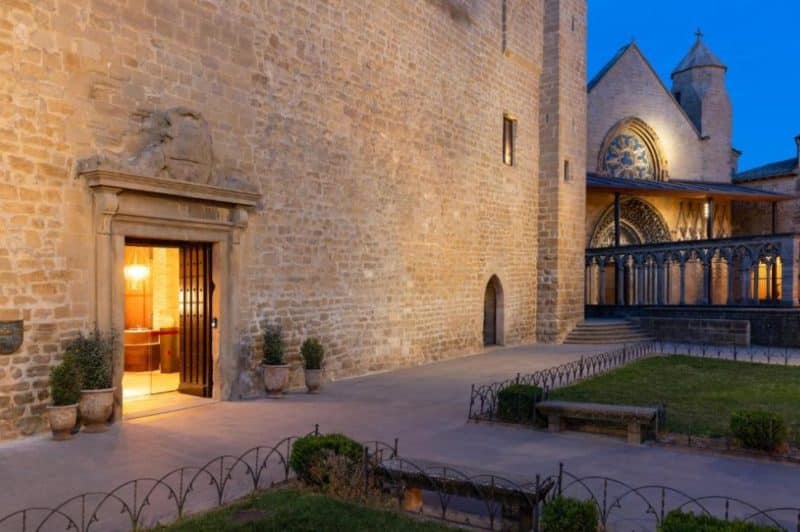 paradores en navarra; parador de olite